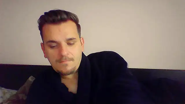 Huge cock22cm online show from 2, 12, 2025