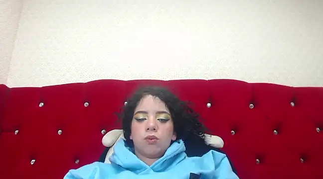 EmmaCowperr online show from 11, 2, 2025