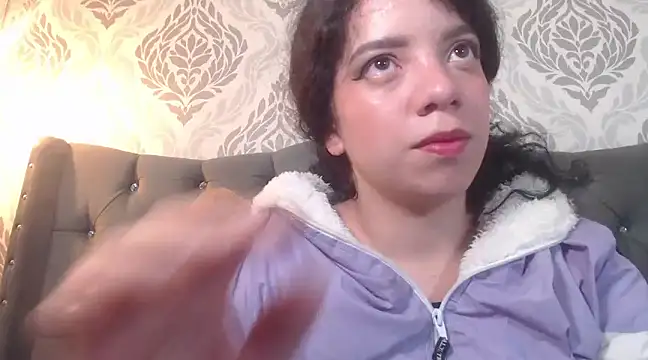 EmmaCowperr online show from 26, 2, 2025