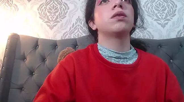 EmmaCowperr online show from 4, 3, 2025