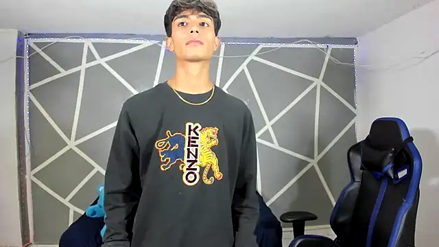 oliverhot2005 online show from 16, 12, 2024