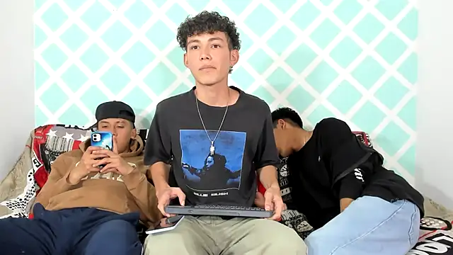 oliverhot2005 online show from 2, 2, 2025