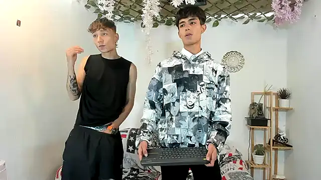 oliverhot2005 online show from 4, 11, 2025