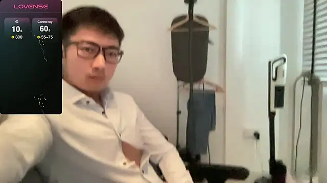 Snapshot of christopherlonger chatting on 4, 1, 2025 christopherlonger online show from 4, 1, 2025