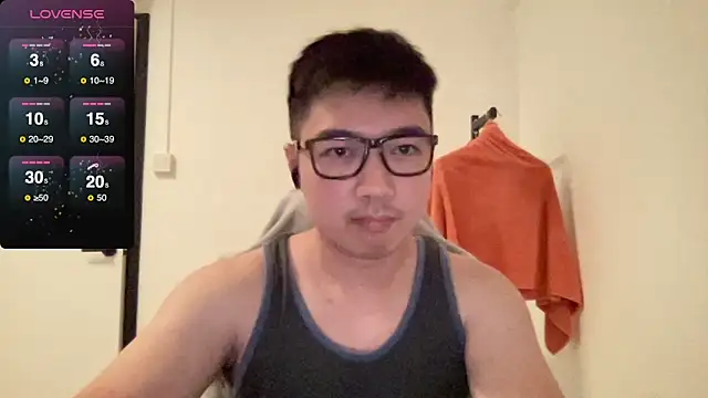 Snapshot of christopherlonger chatting on 11, 3, 2025 christopherlonger online show from 11, 3, 2025