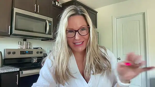 Milf Goddess online show from 26, 10, 2025