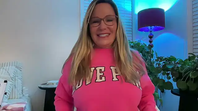 Milf Goddess online show from 2, 2, 2026