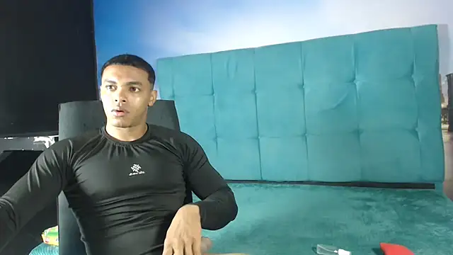 Snapshot of SexyBigCock01 chatting on 4, 11, 2025 SexyBigCock01 online show from 4, 11, 2025