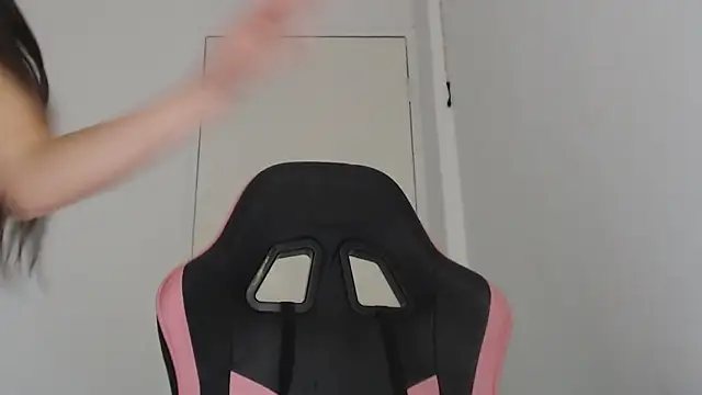 Snapshot of Emily_Guerra1 chatting on 27, 2, 2025 Emily Guerra1 online show from 27, 2, 2025