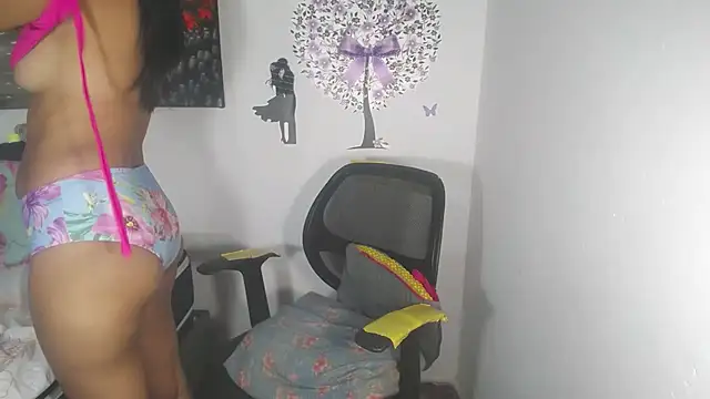 KamileLatinasexy online show from 4, 10, 2025