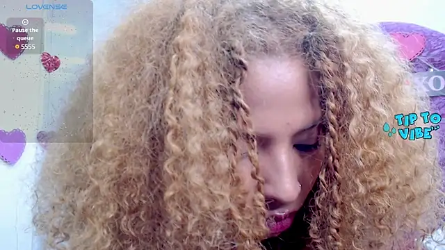 Snapshot of Litzy_Curly chatting on 9, 3, 2025 Litzy Curly online show from 9, 3, 2025