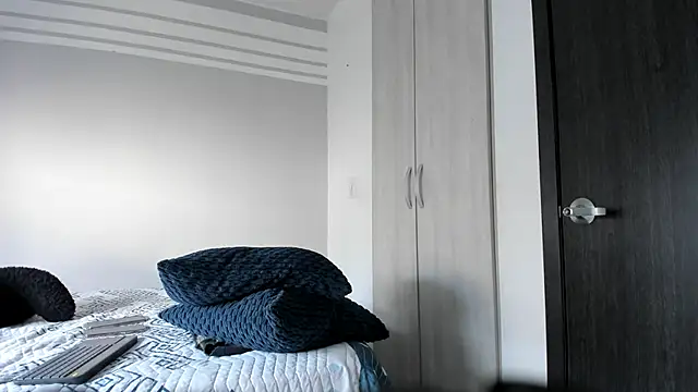 Snapshot of karlina_charlotte1 chatting on 28, 2, 2025 karlina charlotte1 online show from 28, 2, 2025