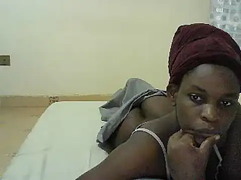 Snapshot of princess-cutie12 chatting on 21, 3, 2025 princess-cutie12 online show from 21, 3, 2025