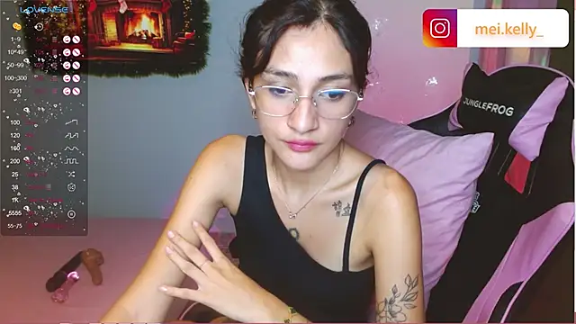Snapshot of Mei_Kelly chatting on 11, 12, 2024 Mei Kelly online show from 11, 12, 2024