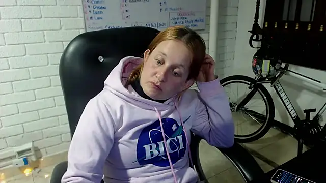 ViioletaMora online show from 25, 2, 2025