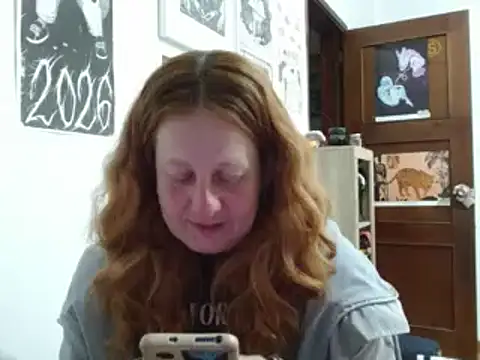 Snapshot of ViioletaMora chatting on 4, 6, 2026 ViioletaMora online show from 4, 6, 2026