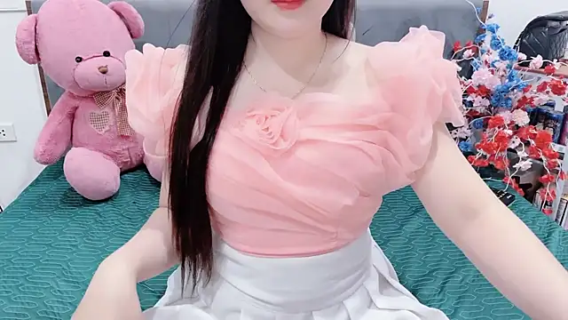 Funikio online show from 12, 4, 2026