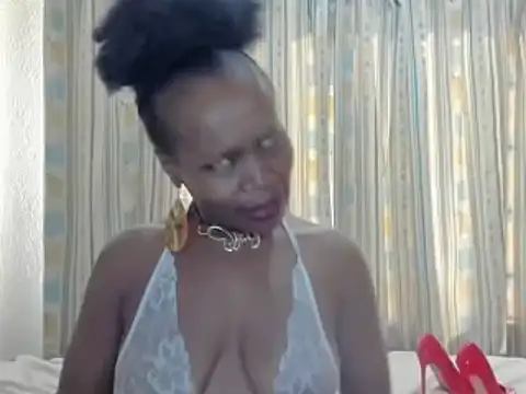 Snapshot of AfricanSquirtingQueen chatting on 14, 9, 2025 AfricanSquirtingQueen online show from 14, 9, 2025