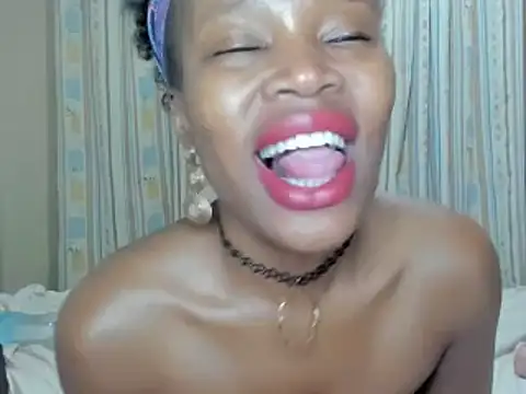 Snapshot of AfricanSquirtingQueen chatting on 18, 9, 2025 AfricanSquirtingQueen online show from 18, 9, 2025