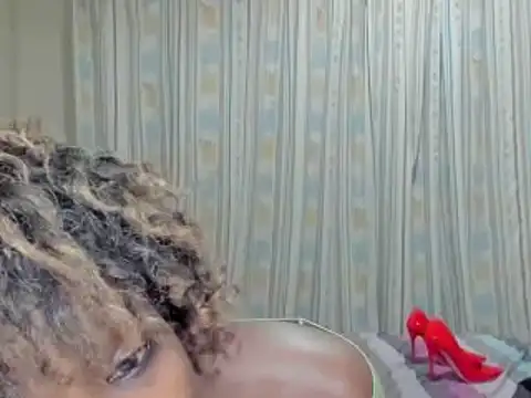 Snapshot of AfricanSquirtingQueen chatting on 12, 10, 2025 AfricanSquirtingQueen online show from 12, 10, 2025