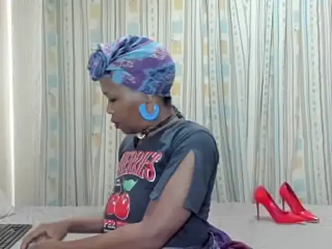 Snapshot of AfricanSquirtingQueen chatting on 1, 11, 2025 AfricanSquirtingQueen online show from 1, 11, 2025