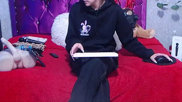 AyshaScott online show from 30, 11, 2025