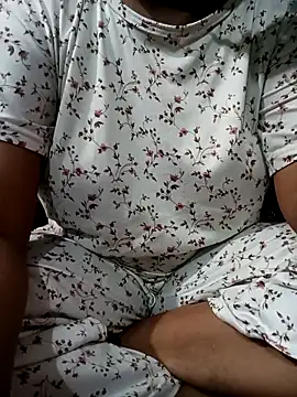 Snapshot of Im_Cute chatting on 8, 10, 2025 Im Cute online show from 8, 10, 2025