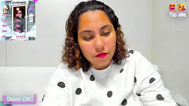 Snapshot of isobeladams20 chatting on 6, 1, 2025 isobeladams20 online show from 6, 1, 2025