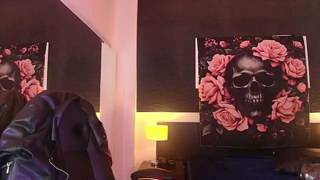 EvaaFoxxy1 online show from 13, 4, 2026