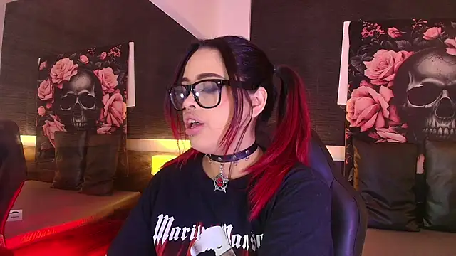 EvaaFoxxy1 online show from 22, 4, 2026