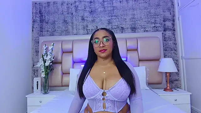 KateVenegas online show from 17, 1, 2025