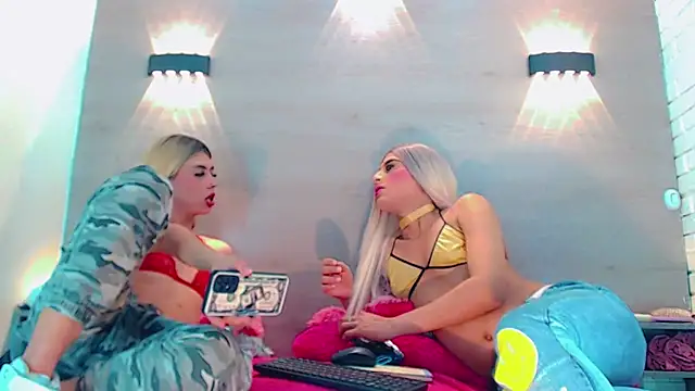 Daniela Pink  online show from 15, 2, 2025