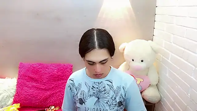 Daniela Pink  online show from 4, 10, 2025