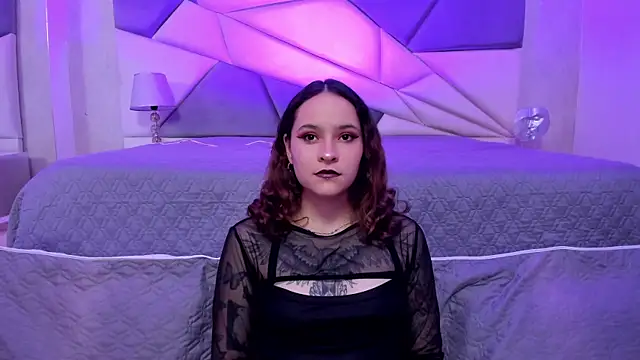 AnnyThompson  online show from 9, 2, 2025