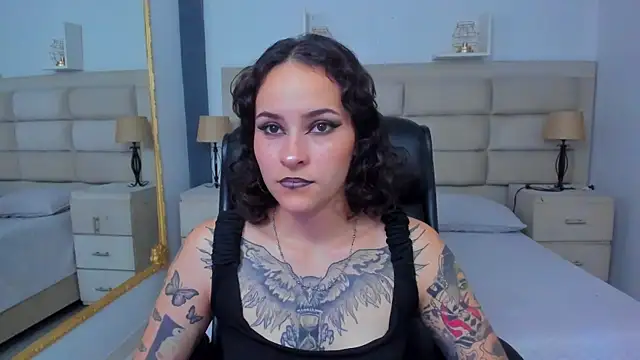 AnnyThompson  online show from 13, 10, 2025