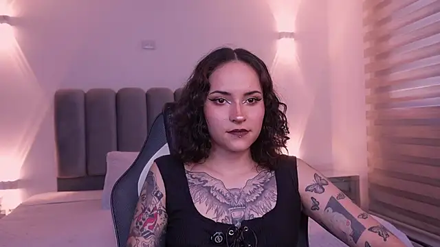 Snapshot of AnnyThompson_ chatting on 22, 12, 2025 AnnyThompson online show from 22, 12, 2025