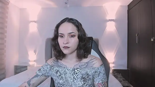 Snapshot of AnnyThompson_ chatting on 8, 1, 2026 AnnyThompson online show from 8, 1, 2026