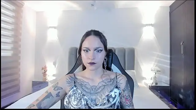 Snapshot of AnnyThompson_ chatting on 5, 2, 2026 AnnyThompson online show from 5, 2, 2026