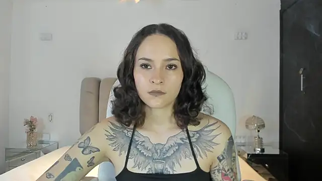 Snapshot of AnnyThompson_ chatting on 16, 2, 2026 AnnyThompson online show from 16, 2, 2026