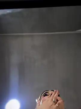 Snapshot of Jules_Anderson chatting on 17, 12, 2025 Jules Anderson online show from 17, 12, 2025