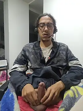 dirtytw0230 online show from 17, 3, 2026