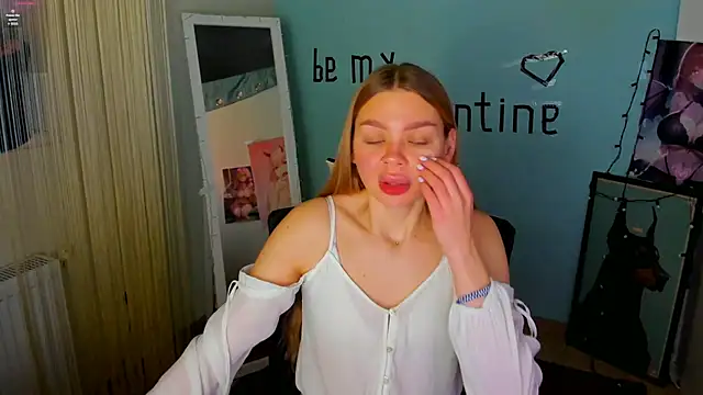 Molly sweetie online show from 10, 2, 2025