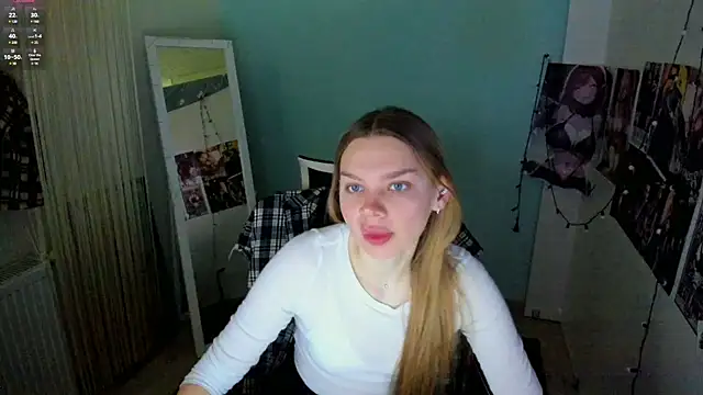 Molly sweetie online show from 17, 3, 2025