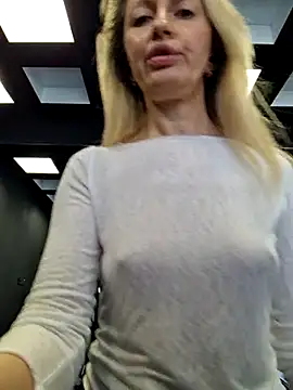 Snapshot of Miss____Mia_ chatting on 1, 3, 2025 Miss Mia online show from 1, 3, 2025