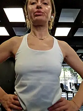 Snapshot of Miss____Mia_ chatting on 17, 11, 2025 Miss Mia online show from 17, 11, 2025