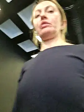 Snapshot of Miss____Mia_ chatting on 24, 11, 2025 Miss Mia online show from 24, 11, 2025