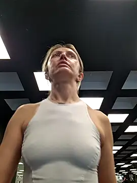 Snapshot of Miss____Mia_ chatting on 4, 12, 2025 Miss Mia online show from 4, 12, 2025