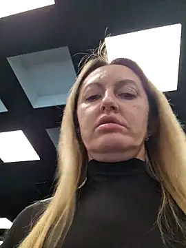 Snapshot of Miss____Mia_ chatting on 15, 12, 2025 Miss Mia online show from 15, 12, 2025