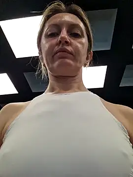 Snapshot of Miss____Mia_ chatting on 19, 12, 2025 Miss Mia online show from 19, 12, 2025