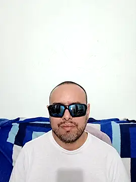 Snapshot of ElSunEagle chatting on 21, 5, 2026 ElSunEagle online show from 21, 5, 2026